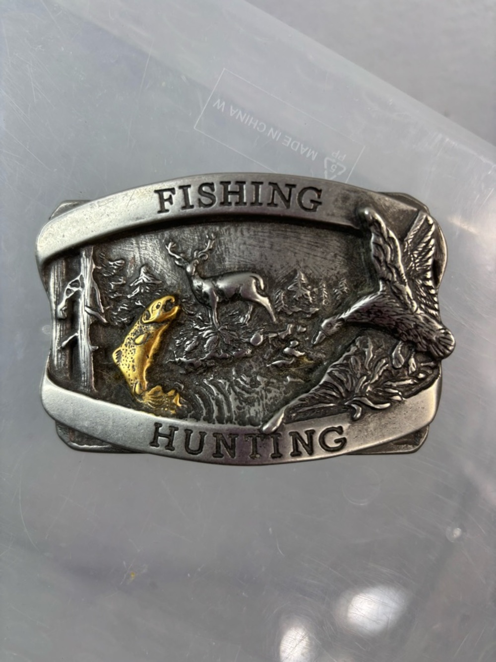 Men’s Fishing & Hunting Western Two-Tone Belt Buckle - Silver w Gold Accent